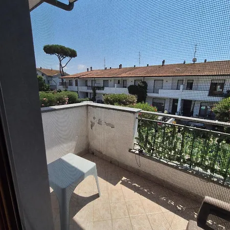 Sogno Di Mezza Estate E * Viareggio